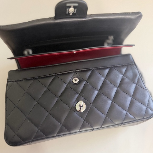 Chic Black Quilted Shoulder Bag with Silver Chain NWOT - Picture 7 of 11